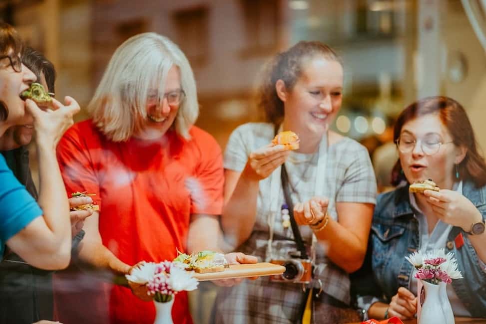 Prague: Award-Winning Old Town Food Tour with Four Drinks - Stop-by-stop: what you’ll eat and why it works in Prague