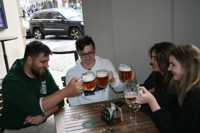 Prague Beer History: Highlights Tour with Tasting - Charles Bridge (25 minutes): beer talk plus photo time