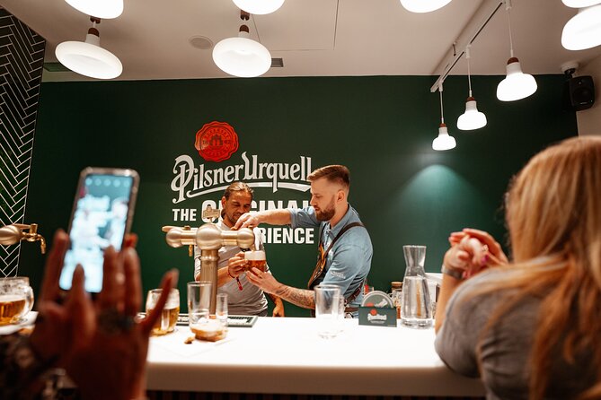 Prague Beer Pouring Class at Pilsner Urquell - Prague’s foam lesson: why the same beer tastes different