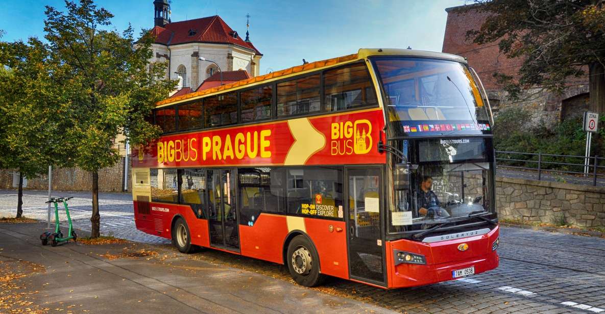 Prague: Big Bus Hop-on Hop-off, Castle Tour and River Cruise - Old Town to the Dancing House: how Green Line stops shape your best photos