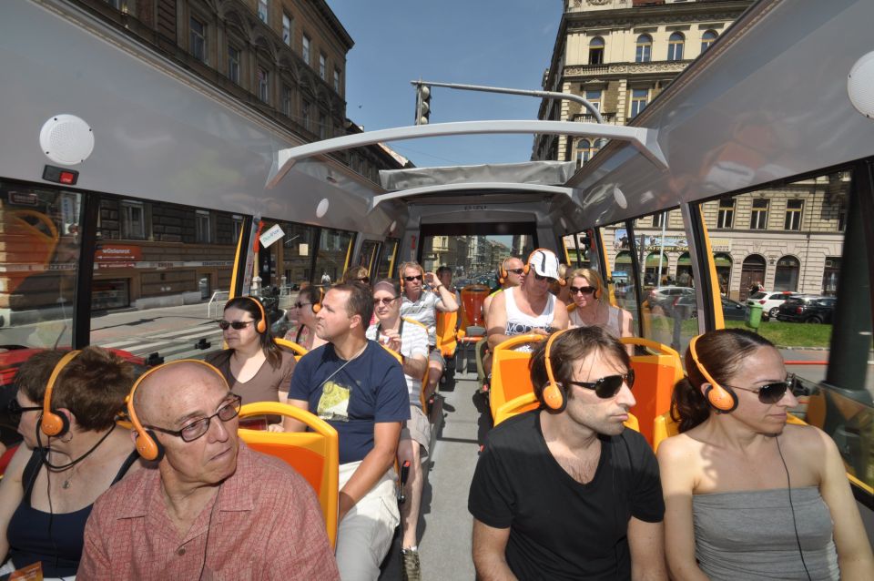 Prague: Big Bus Hop-on Hop-off, Castle Tour and River Cruise - Hop-on Hop-off buses in Prague: Green vs Red (and why it changes your day)