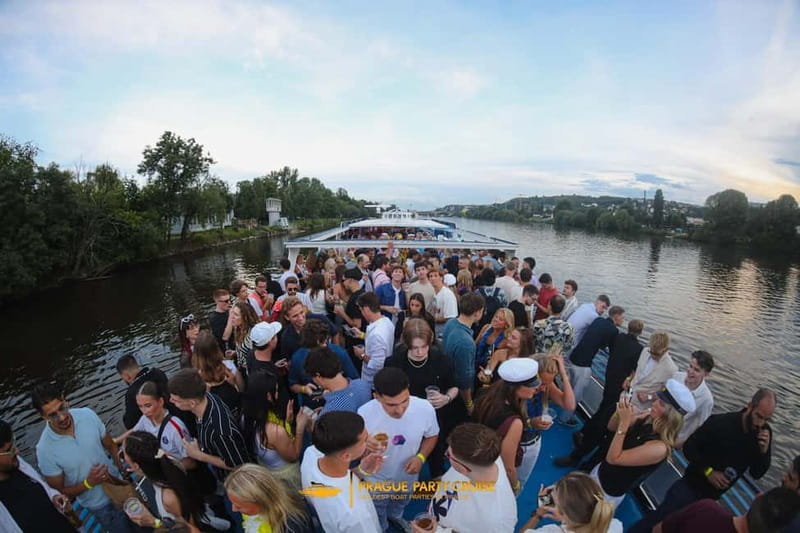 Prague : Boat Party with Afterparty at EPIC - Epic Club Afterparty: Smart Casual and a Big Night Cap