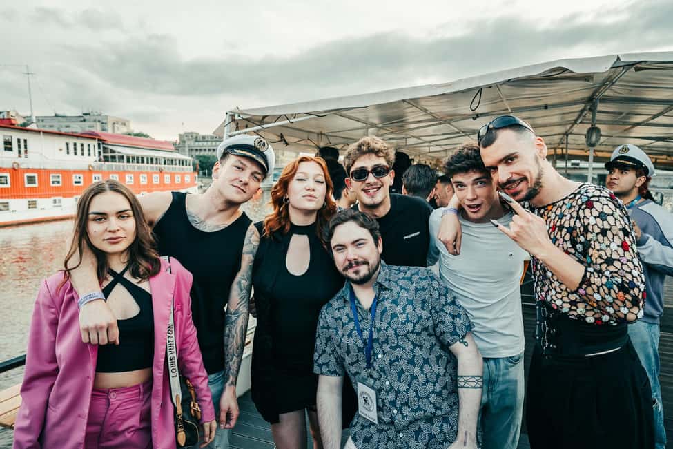 Prague: Booze Cruise with Open Bar and Duplex Entry - Why this Vltava sunset cruise feels like a smart Prague night out