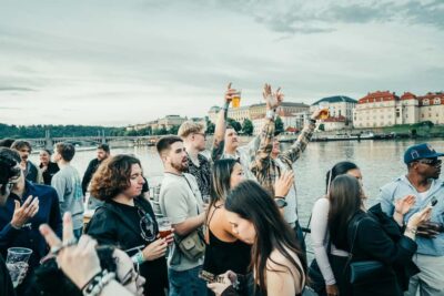 Prague: Booze Cruise with Open Bar and Duplex Entry - What you really get from the 2-hour open bar