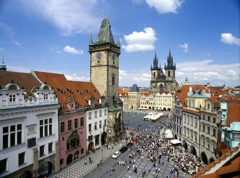 Prague: Bus and Boat Tour - How the transfer to the pier sets you up for the cruise