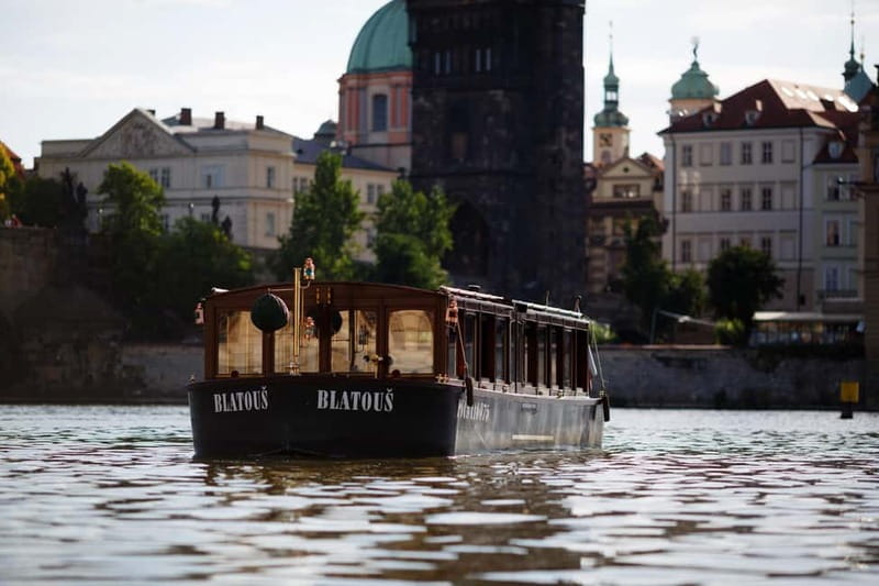 Prague: Canal Cruise Around Charles Bridge - Why this canal cruise is the smart move in Prague