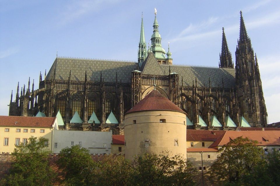 Prague: Castle and Lesser Town Walking Tour with Local Guide - Key highlights at a glance
