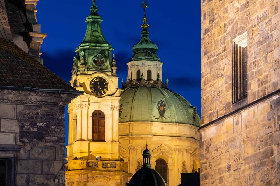 Prague: Castle and Lesser Town Walking Tour with Local Guide - Should you book this Prague Castle and Lesser Town tour?