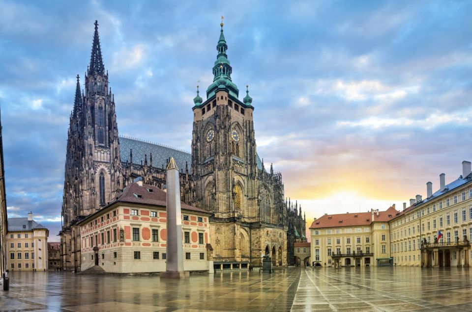 Prague Castle and St. Vitus Cathedral Private Walking Tour - The 2-hour option: highlights without the full castle wander