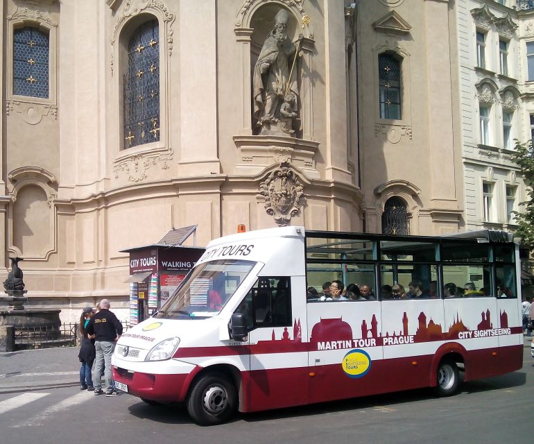 Prague City: 1-Hour Orientation Tour by Bus - Comfort and rules on board: plan for a clean, no-frills hour