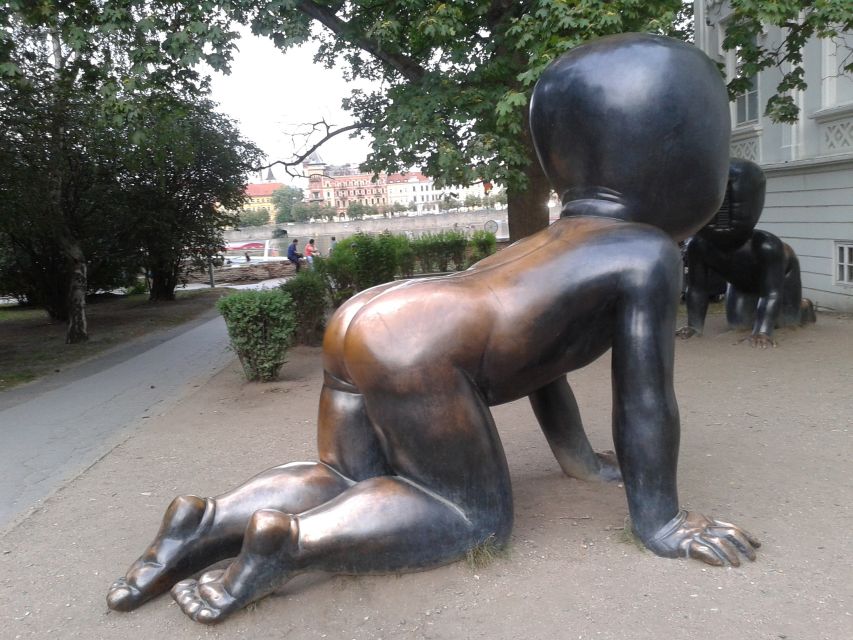 Prague City: 1-Hour Orientation Tour by Bus - Meeting at Parizská Street: finding Bus Stop A in daylight