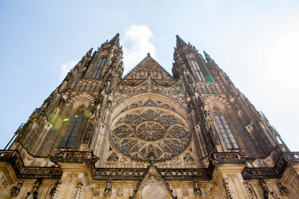 Prague City 3-Hour Tour with Changing of the Guard - Old Town, the National Theatre, and the Castle Skyline Moment