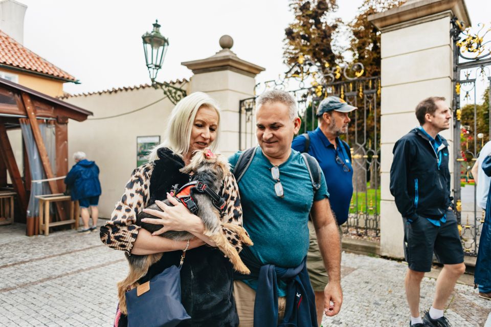 Prague: City Highlights By Bus, Boat, and on Foot - Guide quality: where the tour really earns its stars