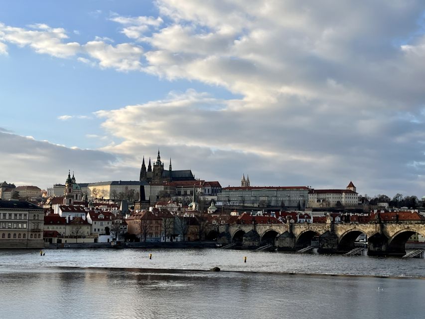 Prague: City Tour - The big-sightseeing loop: National Museum, Dancing House, Charles Bridge