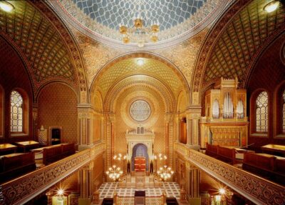 Prague: Classical Concert in the Spanish Synagogue - Who performs: FOK Symphony Orchestra musicians in a chamber setup