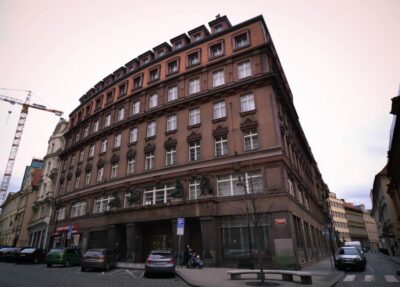 Prague: Communism History and Nuclear Bunker Guided Tour - Velvet Revolution Memorial: When History Turns Into Movement