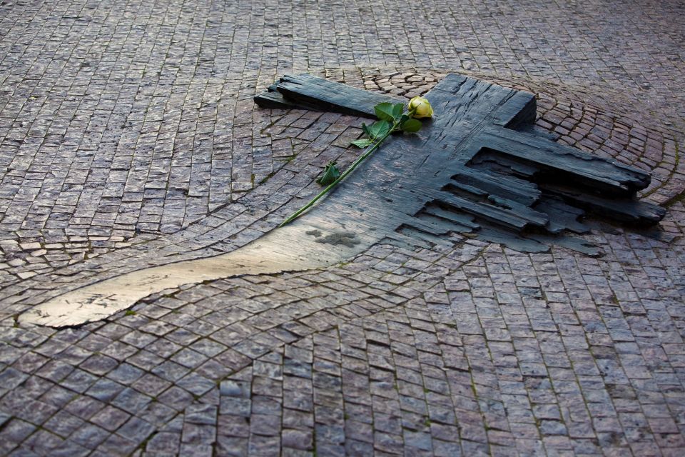 Prague: Communists and World War II Tour - Guides can make or break this kind of history tour