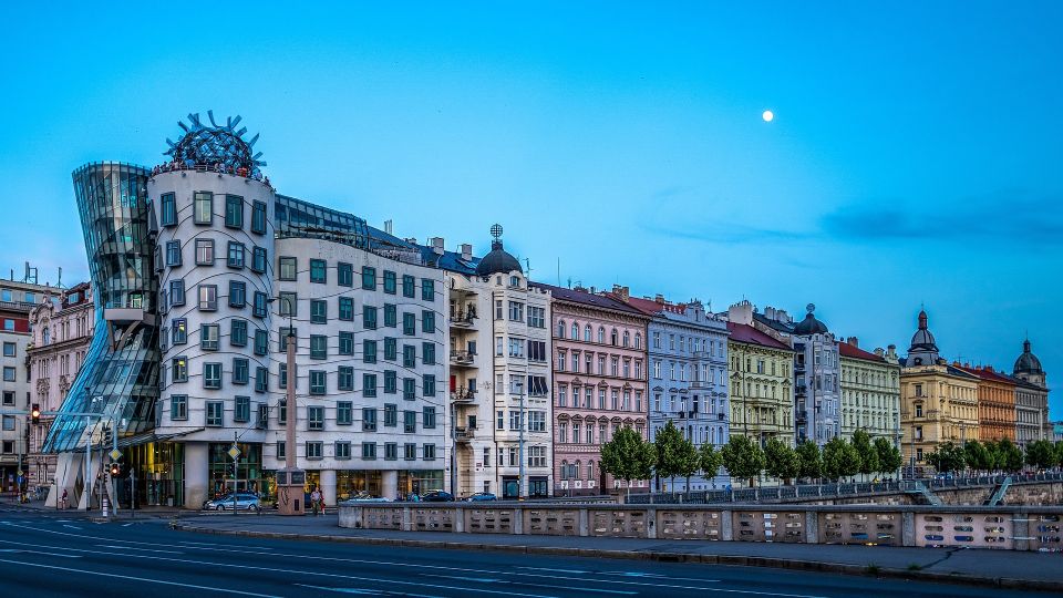 Prague Complete Tour in Spanish & Lunch, Tickets - Why This Prague Day Tour Makes Sense
