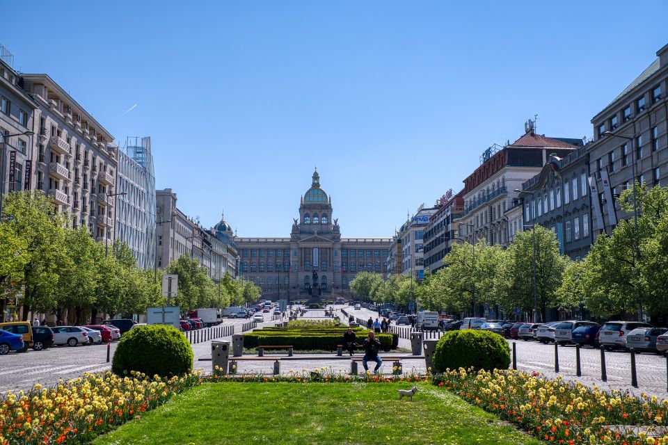 Prague Complete Tour in Spanish & Lunch, Tickets - Old Town Square: Astronomical Clock and Powder Tower