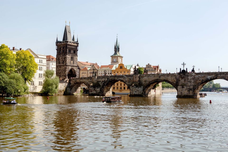 Prague Cruise: 1-Hour on the River Vltava - Audio guide in 4 languages—great, but manage the expectation
