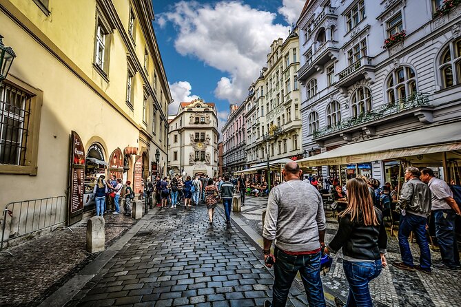 Prague DeLuxe Tour: Views, Hidden Gems, Tastings & River Cruise - How the tram ride changes your Prague Castle angle