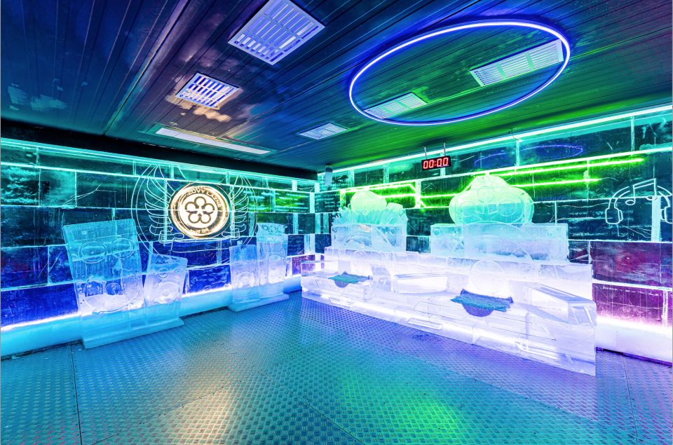 Prague: Entry ticket to Ice Pub Prague with Nightclub Option - The ice bar walkthrough: what you’re actually looking at