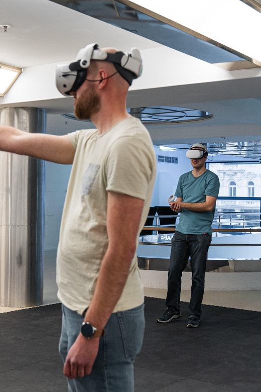 Prague: Explore the Virtual World of Assassin's Creed - Instructor-led guidance: the part that makes or breaks VR