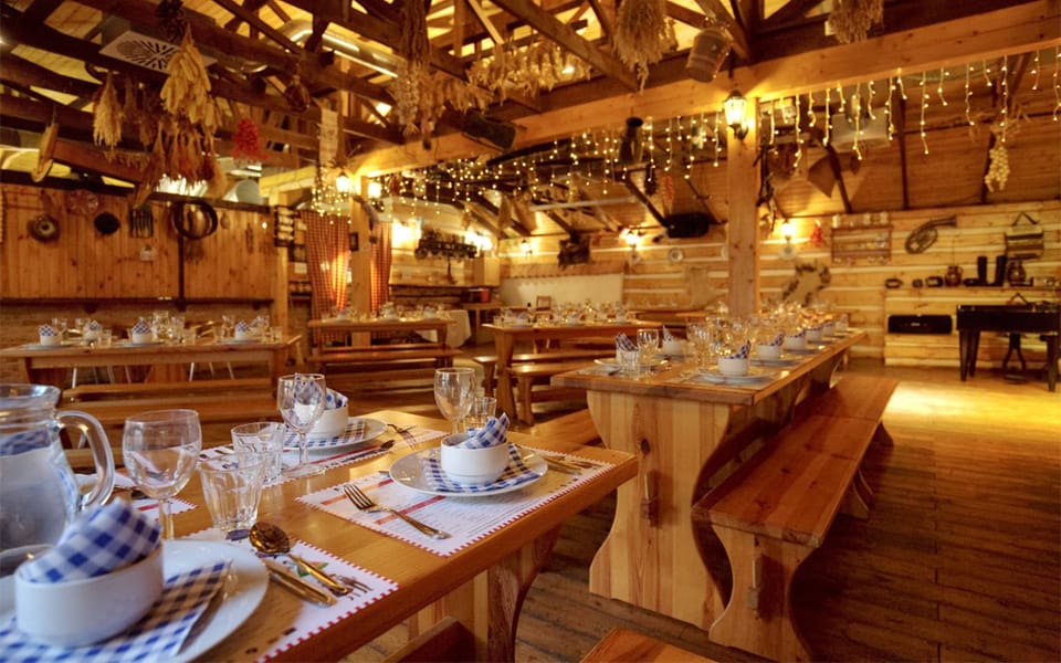 Prague: Folk Dancing Dinner Experience - The 4-course Czech meal: what it gets right (and where to be realistic)