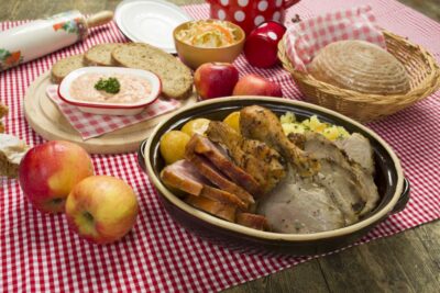 Prague: Folkloric Dinner Show with Unlimited Drinks - Your 150-Minute Czech Meal: Real Courses, Real Portions