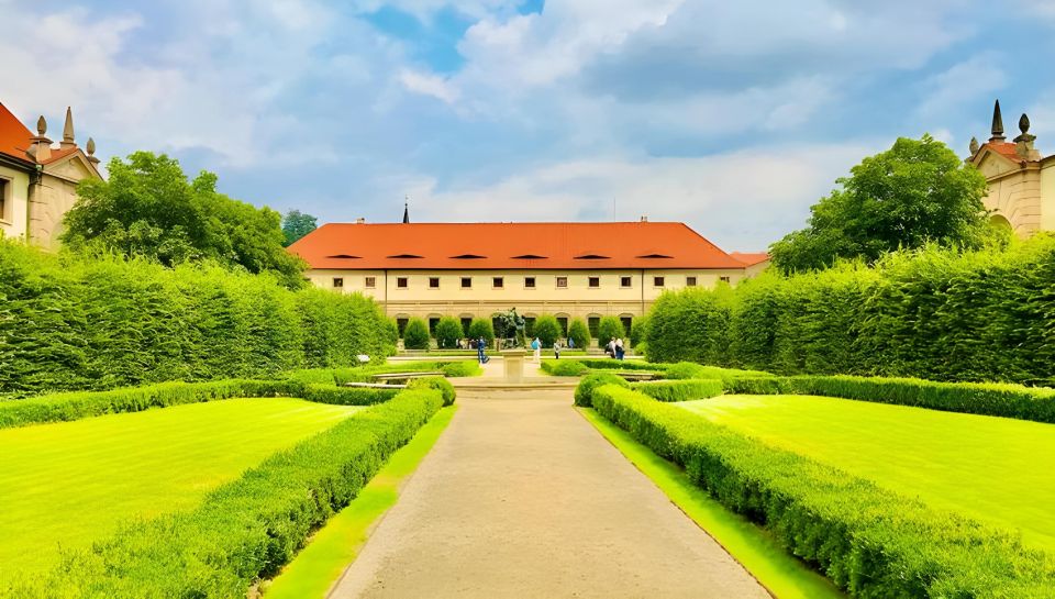 Prague: Full-Day Private Tour of Prague - 5 hours - Lunch and breaks: how to plan food without losing the vibe