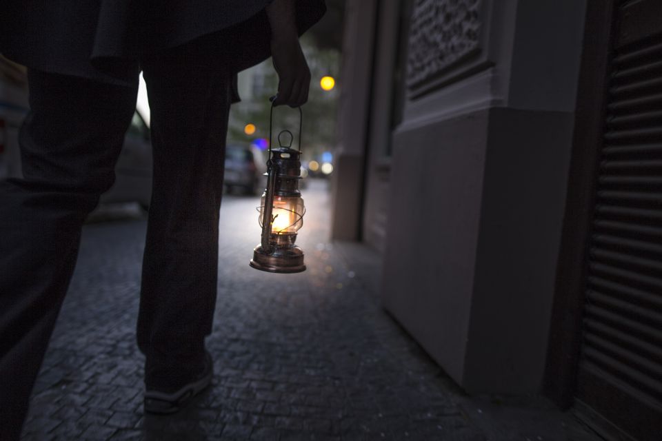 Prague: Ghosts and Legends of the Old Town Evening Tour - The storytelling style: scary without the cheap tricks