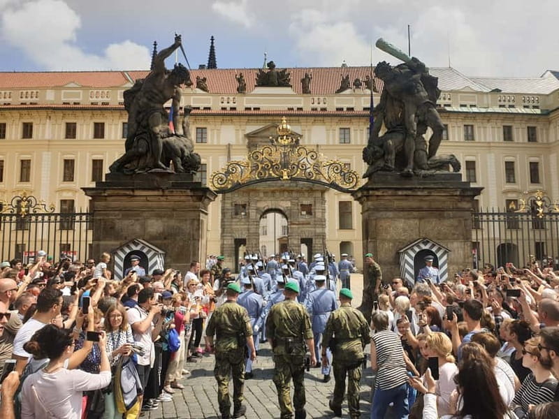 Prague Grand 2,5 hour + 2 hour exterior walking tour - Who should book this Prague Grand tour