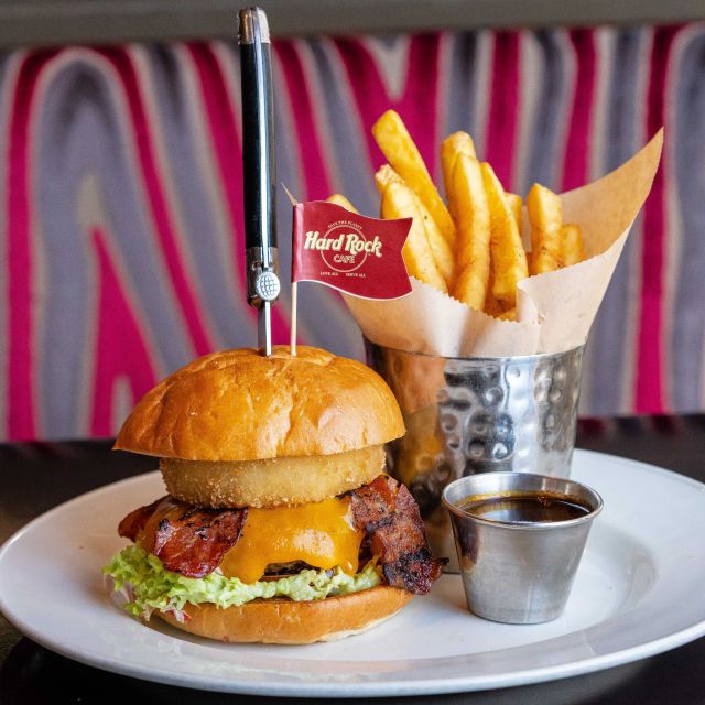 Prague: Hard Rock Cafe with Set Menu for Lunch or Dinner - Service Tempo and Atmosphere: How the Meal Feels in Real Time