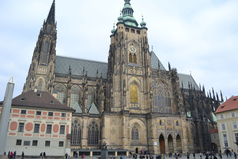 Prague: Historic City Center Bus Tour with Top Sights - Old Town highlights: Astronomical Clock area to Municipal House mosaics
