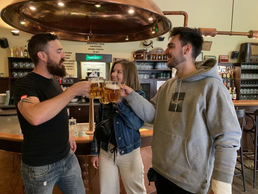 Prague: Historic Pubs Tour with Drinks - Stop 1 to 3: Wenceslas Square, then your first local bar pint
