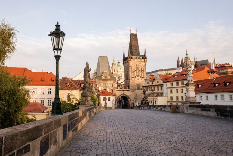 Prague Hradcany Castle, St Vitus Cathedral Tour with Tickets - Charles Bridge and Old Town connection (4-hour option)
