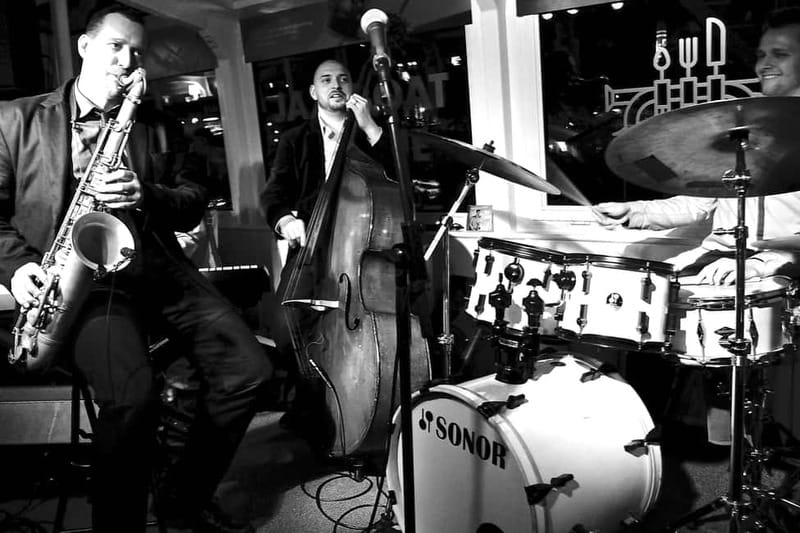 Prague: Jazz Boat Cruise with Live Concert and Optional Meal - Key things to know before you go