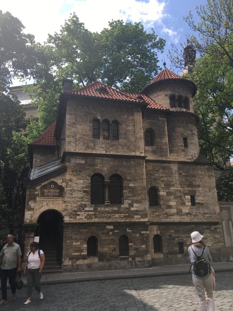 Prague: Jewish Quarter Half-Day Private Walking Tour - Where the tour starts: the Kafka statue and a smooth entry to the Quarter
