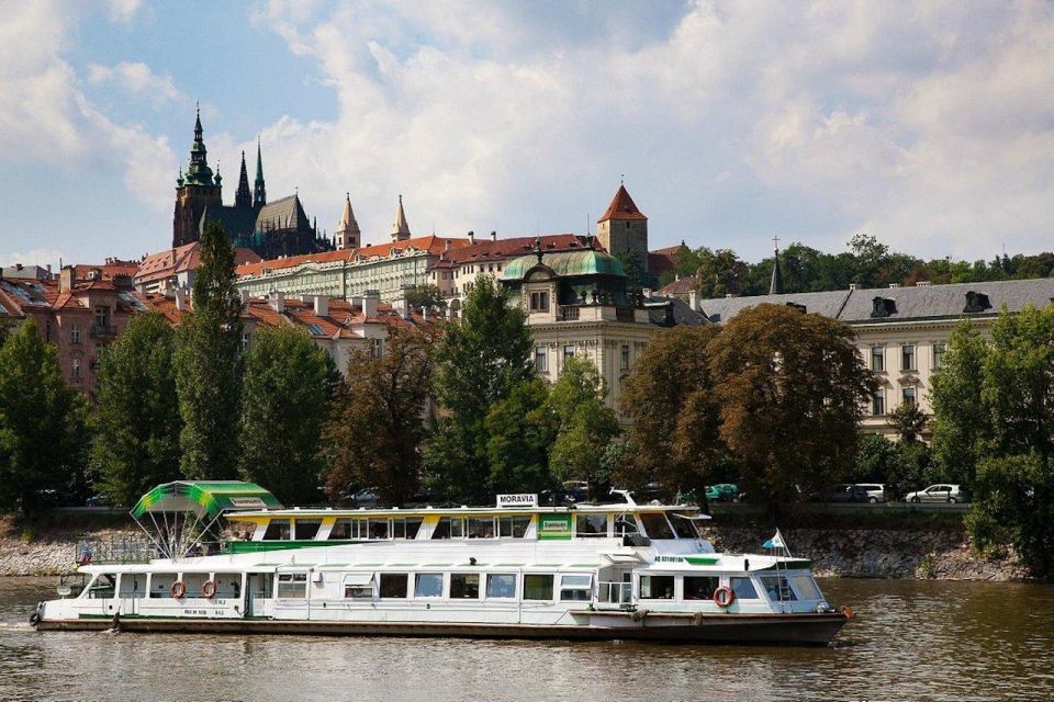 Prague: Lunch Cruise on Vltava River with open Buffet - Key things I’d notice first