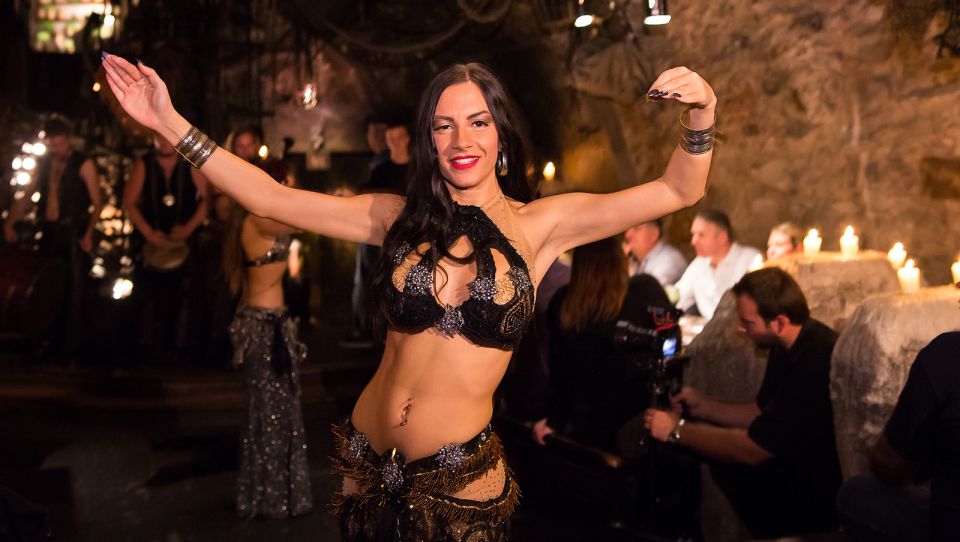 Prague: Medieval Dinner with Transfers - Should you book the Prague medieval dinner with transfers?