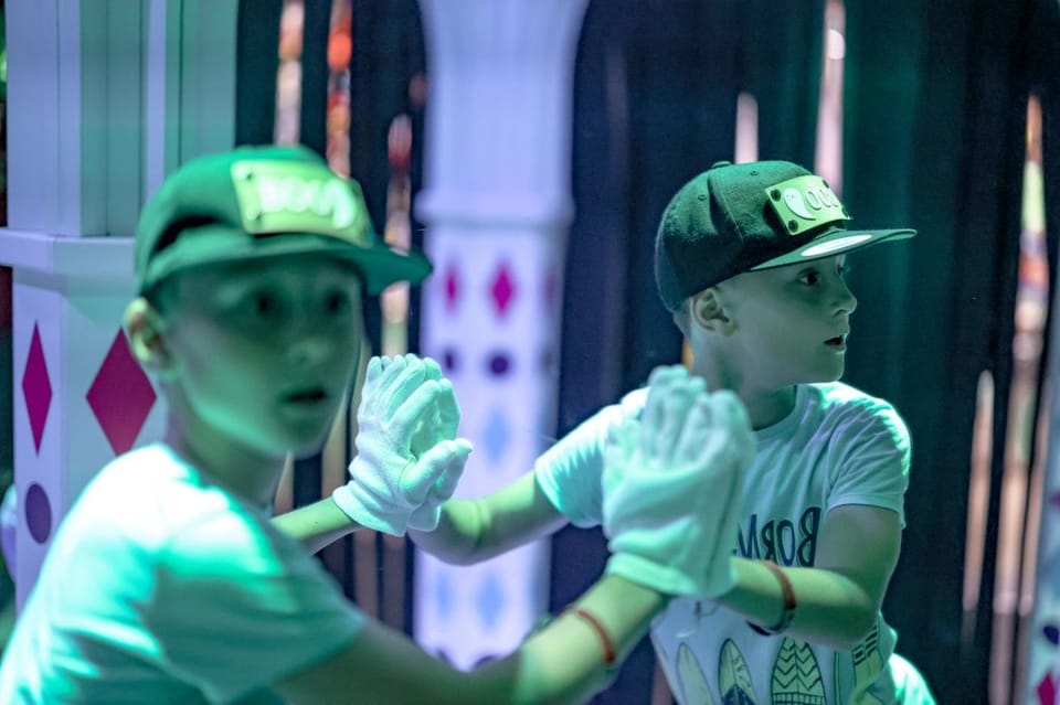 Prague: Mirror Maze Entry Family Ticket - Your guide and languages: Czech, English, German, Spanish