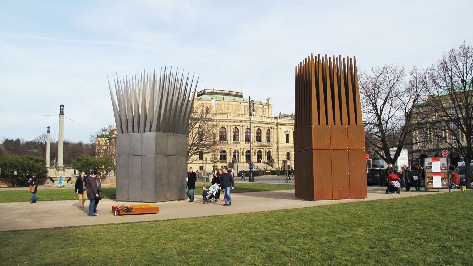 Prague: Old Town and Classical Concert Tour - First Steps in Prague: Where You Meet and How It Flows