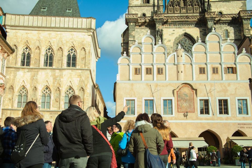 Prague: Old Town and Jewish Quarter Guided Tour in German - Charles Bridge: the logical finish (and your next-day advantage)