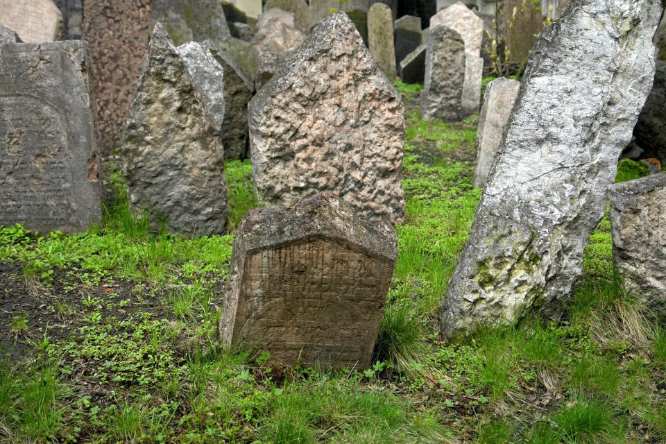 Prague: Old Town and Jewish Quarter Tour with Jewish Museum - Kafka and the human side of Prague’s Jewish Quarter