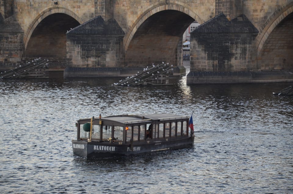 Prague: Old Town Guided Walking Tour and City Boat Ride - Astronomical Clock, Týn Church, and Jan Hus: the 3-stop anchor moments
