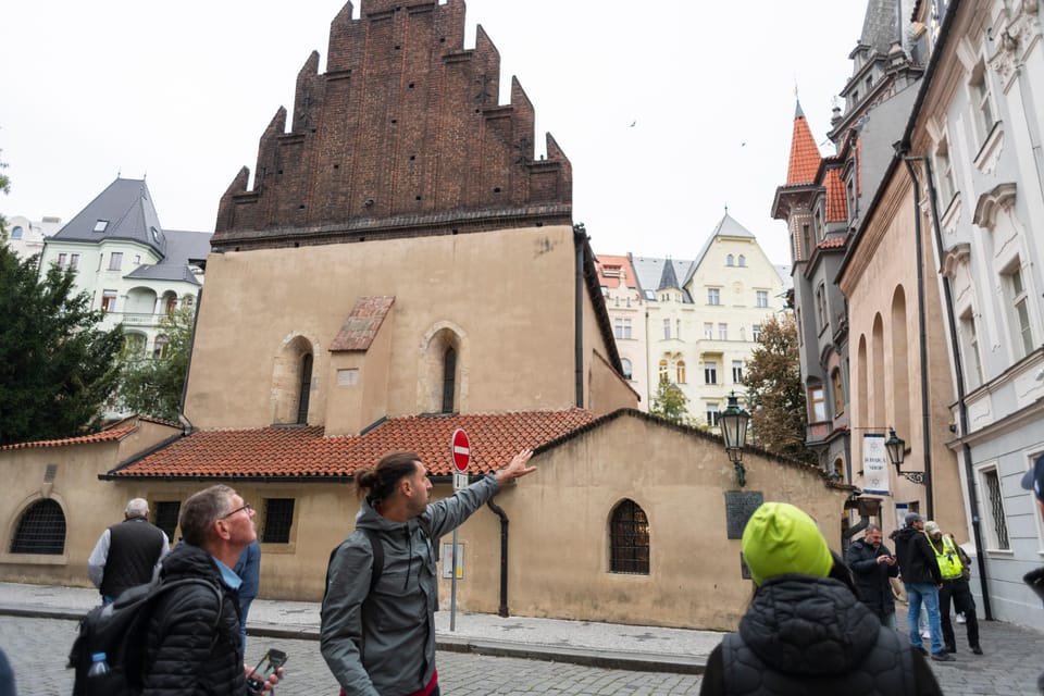Prague: Old Town, Jewish Quarter & Astro Clock Walking Tour - Price and value: why $22 can make sense here