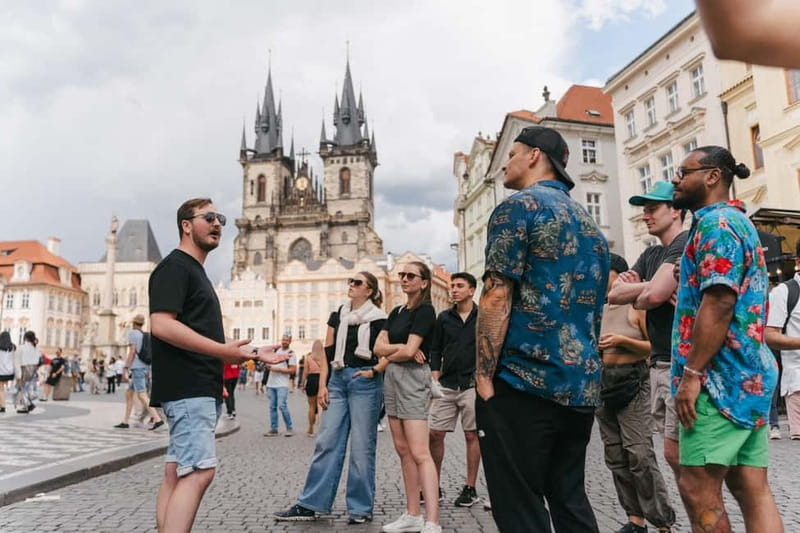 Prague: Old Town, Prague Castle & River Cruise Day Tour - The mid-day break: how to eat well without breaking your schedule