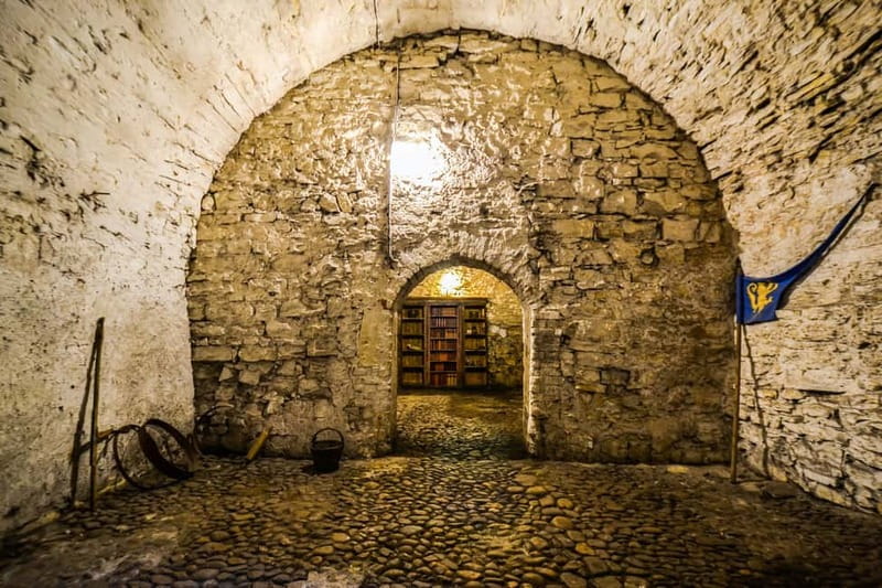 Prague: Oldtown, Medieval Underground & Dungeon History Tour - Key things I’d highlight before you go