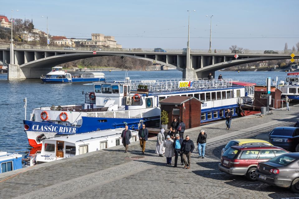 Prague: Panoramic Vltava River Cruise - The On-Board Bar: Snacks and Drinks at Your Pace
