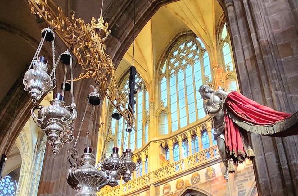 Prague: Prague Castle Private Walking Tour - St. George’s Basilica: Early Medieval Atmosphere and Patron Legends